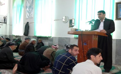 سخنرانی رئیس و کارشناسان مرکز بهداشت قبل از خطبه های نماز جمعه شهرستان مریوان بمناسبت هفته سلامت