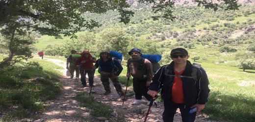 صعود کارکان شبکه بهداشت و درمان گچساران به کوه خامی
