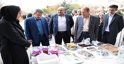 گشایش بازارچه تولیدات دانشجویی «چرتکه» در دانشگاه تبریز