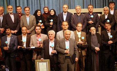 تقدیر از دو عضو انجمن فیزیک ایران در ششمین جشنواره آموزش دانشگاه تهران