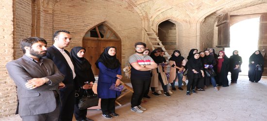 بازدید دانشجویان گروه معماری از سایت تاریخی محمد آباد