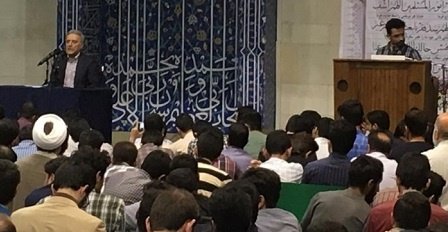 گفت‌وگوی رئیس دانشگاه تهران با دانشجویان در مسجد دانشگاه
