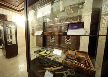 مدیر موزه تاریخ پزشکی خلیج فارس:
موزه‌ها باید در جهت حفظ سنت‌ها گام بردارند/ گزارش تصویری
