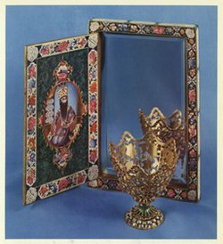 ساخت جعبه جواهر چوبی آراسته به هنر مینای نقاشی با الهام از آینه سفری با نقش فتحعلیشاه قاجار