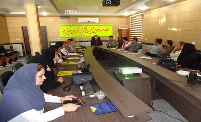 برگزاری جلسه ی آموزشی و اطلاع رسانی شورای پیام گزاران و رابط سلامت و بهداشت ادارت و اعضای خانه مشارکت مردم در سلامت در ارتباط با طرح پویش ملی فشارخون بالا