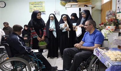 بازدید دانشجویان عضو باشگاه پژوهشگران جوان و نخبگان و فرزندان شاهد و جانباز دانشگاه آزاد اسلامی شهرکرد از آسایشگاه جانبازان شهید مطهری اصفهان