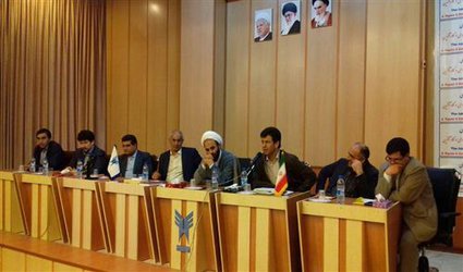 نشست صمیمی رییس دانشگاه آزاد اسلامی استان و واحد شهرکرد به همراه اعضای هیأت رییسه دانشگاه با کارکنان