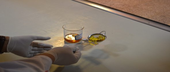 تولید محلول رنگبر با قابلیت استفاده مجدد در کشور