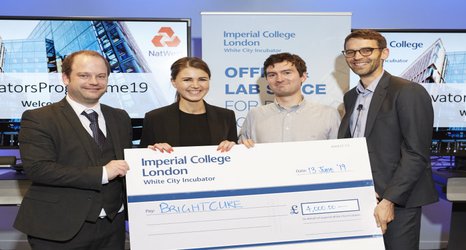 Student startup tackling UTIs with bacteria-killing light wins innovation award