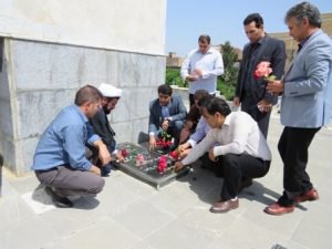 غبار روبی و عطر افشانی مزار شهدای والامقام