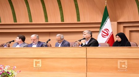 دیدار معاون اقتصادی رئیس جمهور با اساتید و نخبگان دانشگاهی و فعالان فرهنگی، اقتصادی و سیاسی استان برگزارگردید