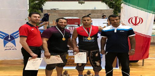 بازوبند پهلوانی به دانشجوی دانشگاه آزاد اسلامی استان تهران رسید