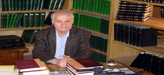 سورفکتانت­ های ارگانوسیلیکون به عنوان راه­ های نوین در آبیاری برای بهبود بهره­ وری مصرف آب و جذب مواد مغذی در تولید محصولات؛ یادداشت دکتر سید محمد بلورچیان