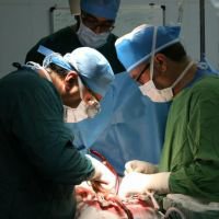 انجام موفقیت آمیز عمل اورژانسی قلب باز بر روی بیمار۶۵ ساله دچار تنگی شدید دریچه  میترال و نارسایی دریچه سلتی در بیمارستان حضرت ولیعصر(عج) فسا