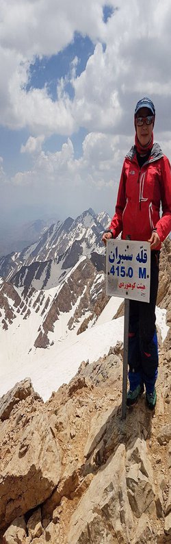 صعود بانوی کوهنورد دانشگاه تبریز به بام ایران