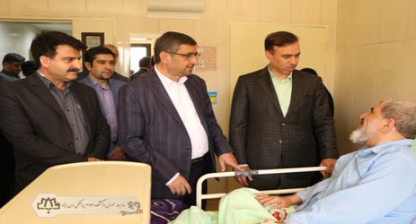 عیادت ریاست دانشگاه و استاندار همدان از آیت‌اله عندلیب‌زاده همدانی