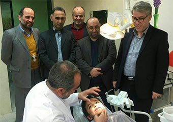 بازدید دکتر دینی رئیس دفتر ریاست دانشگاه علوم پزشکی و دکتر هاشمی مدیر درمان دانشگاه از بخش دندانپزشکی بیمارستان آیت الله روحانی