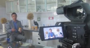 دریافت امتیاز و تقدیر دکتر سوقی پژوهشگر بخش تحقیقات زراعی و باغی مرکز تحقیقات و آموزش گلستان از سوی رئیس موسسه تحقیقات اصلاح بذر کشور