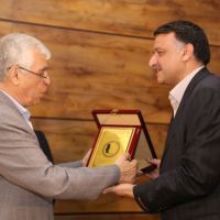 تقدیر از دکتر علی اصغر خالقی رییس دانشگاه علوم پزشکی فسا در  نخستین آیین نکوداشت مقام والای مادر در شهرستان فسا بعنوان " فرزند شایسته بنیاد مادر"