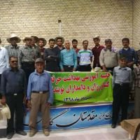 کشاورزان و دامداران نوبندگانی با عوامل زیان آور محیط کار، پیشگیری از بیماریهای مشترک انسان و دام و سلامت در کشاورزی آشنا شدند