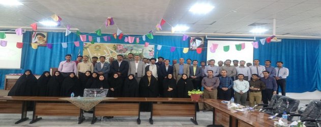 همزمان با برگزاری جشن عید غدیر از سادات شاغل در مجتمع آموزش عالی گناباد تقدیر شد