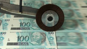 Funding crisis at Brazilian science agency could leave 80,000 researchers and students without pay