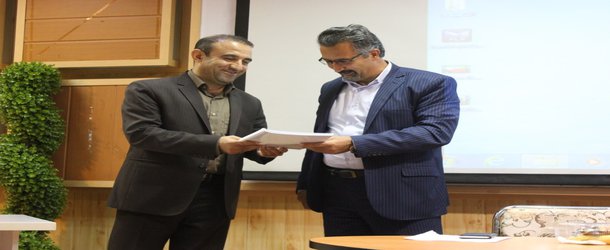 گەڵاڵەیەک بۆ فێرکاریی زمانی کوردی لە پەروەردە لە لایەن سەرۆکی زانکۆی کوردستانەوە ڕادەستی جێگری بەدواداچوونی جێبەجێکردنی یاسای بنەڕەتیی سەرۆک کۆمار کرا