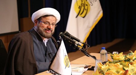 رئیس دفتر تبلیغات اسلامی خواستار شد: خروج از حالت انفعال، دلدادگی کور و تقلیدوار علوم انسانی غربی