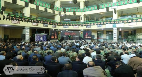حضور کارکنان دستگاه‌های دولتی در مراسم عزاداری امام حسین(ع) در استانداری همدان