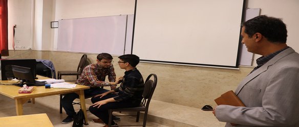 بازدید ریاست محترم مرکز دکتر حسینی از مراحل ثبت نام دانشجویان