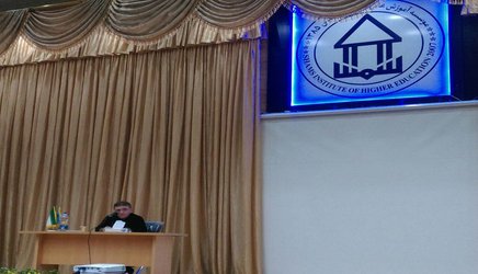 سخنرانی دکتر انوشه هم اکنون در یکی از بهترین مکان های استان، موسسه آموزش عالی شمس گنبد کاووس