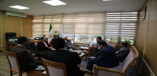 در دیدار معاون صندوق رفاه دانشجویی با ریاست و معاونین دانشگاه تاکید شد: آغاز فصل جدید همکاری های صندوق رفاه دانشجویی با دانشگاه مذاهب اسلامی
    