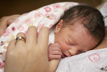 راه اندازی اولین واحد مراقبت آغوشی مادر و نوزاد در گیلان