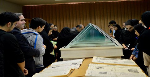 بازدید جمعی از دانشجویان ورودی های جدید دانشگاه تبریز از کتابخانه مرکزی این دانشگاه