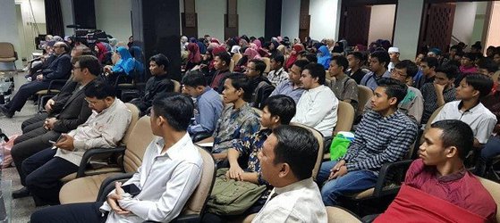 در کالج اسلامی جامعه المصطفی در اندونزی با سخنرانی ریاست دانشگاه؛ نشست علمی "نقش دانشگاهیان در ایجاد وحدت و همگرایی میان مسلمانان" برگزار شد
    