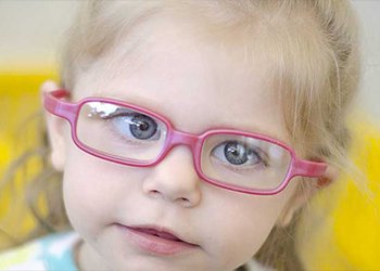 کودکان ۳  تا ۶ ساله در برنامه پیشگیری از تنبلی چشم  تا پایان آذرماه معاینه می‌شوند