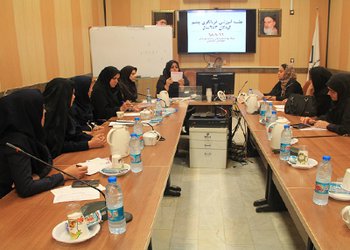 خانواده‌ها با مراجعه به پایگاه‌های غربالگری از سلامت چشم کودکان خود آگاه شوند 