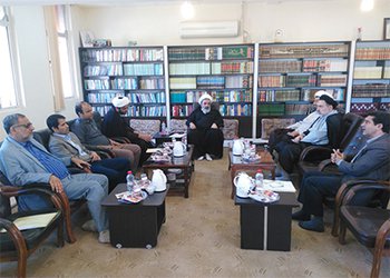 مسئول نهاد نمایندگی مقام معظم رهبری در دانشگاه‌های استان بوشهر:
اساتید چهره واقعی استکبار را برای دانشجویان بیشتر تبیین کنند
