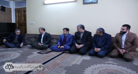 دیدار ریاست دانشگاه علوم پزشکی با خانواده شهیدان ثمری شاد