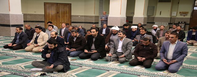 برگزاری مراسم معنوی زیارت عاشورا با حضور کارکنان دانشگاه لرستان در مسجد حضرت فاطمه زهرا (س)