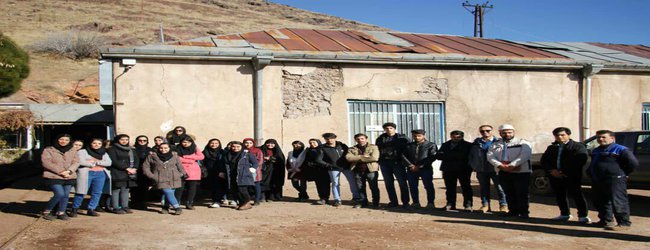 بازدید دانشجویان دانشگاه نیشابور از معدن فیروزه