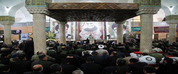 مراسم گرامیداشت سردار شهید قاسم سلیمانی با حضور اساتید و کارکنان دانشگاه کردستان برگزار شد.