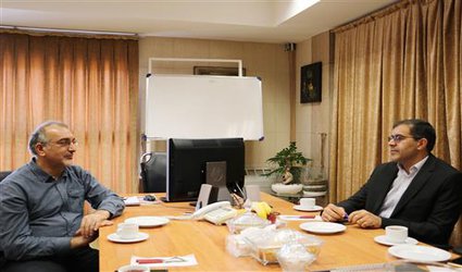 بازدید رئیس دانشگاه آزاد اسلامی چهارمحال و بختیاری از پژوهشکده رویان اصفهان