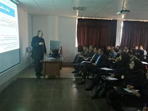 برگزاری دوره آموزش کارکنان با عنوان "آشنایی با روشهای تولید نشاء و مکانیزه سبزی و صیفی در گلخانه"