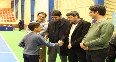 به مناسبت دهه فجر مسابقات ورزشی خانوادگی در دانشگاه برگزار شد