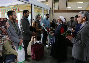 مسئول دفاتر نهاد نمایندگی مقام معظم رهبری در دانشگاه‌های استان بوشهر:
۱۷۹ زوج دانشجو به مشهد مقدس اعزام شدند/ گزارش تصویری
