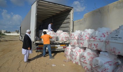 کمک‌های اختصاص‌یافته از سوی اساتید و کارمندان دانشگاه سیستان و بلوچستان در اختیار سیل‌زدگان جنوب استان قرار گرفت
