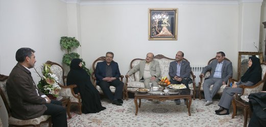 دیدار رییس دانشگاه با خانواده شهید حمید ولیزاده ارشد
