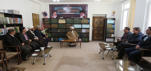 دیدار رئیس مرکز تحقیقات و آموزش کشاورزی و منابع طبیعی استان اردبیل با امام جمعه شهرستان پارس‌آباد