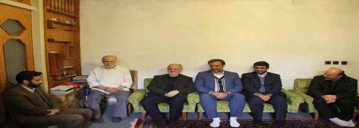 گزارش تصویری از دیدار دکتر کرمانیان و جمعی از کارکنان دانشگاه آزاد اسلامی واحد ساری  با پدر ومادر شهید سید جواد گلمایی از شهدای ۲۹آبان سال ۱۳۵۷